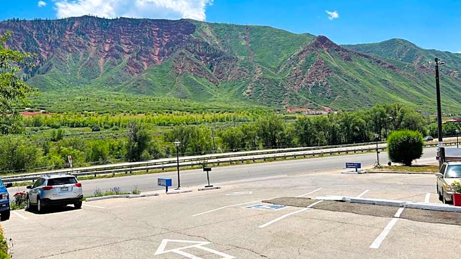 Adventure Inn - Glenwood Springs