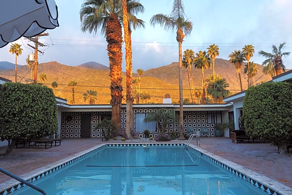 Villa Royale Inn