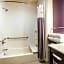 La Quinta Inn & Suites by Wyndham Dallas Plano - The Colony