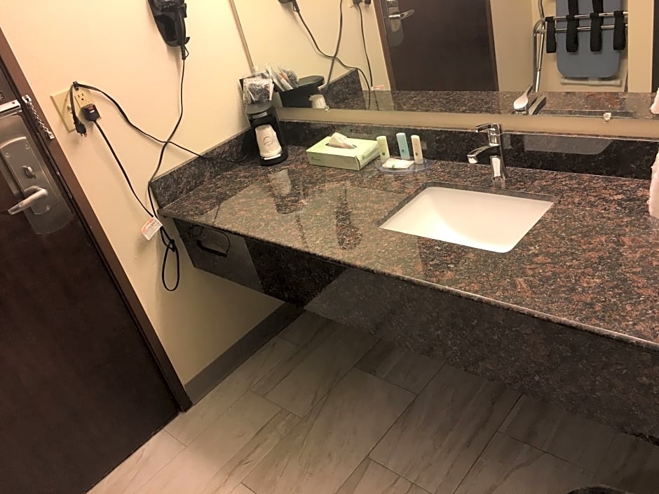 Quality Inn Milwaukee Route 45