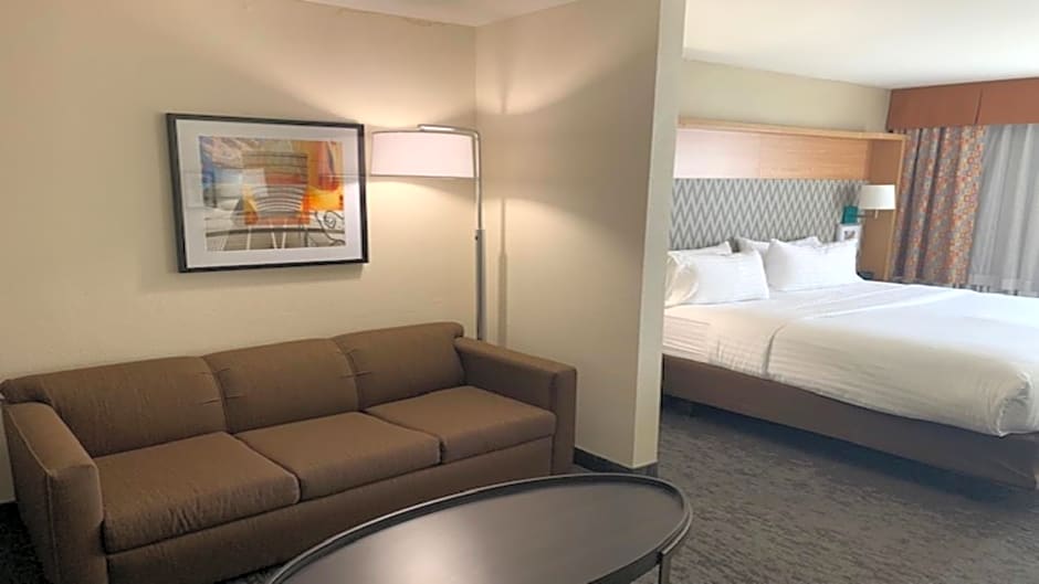 Holiday Inn Chicago North Shore