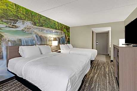 Queen Room with Two Queen Beds - Non Smoking