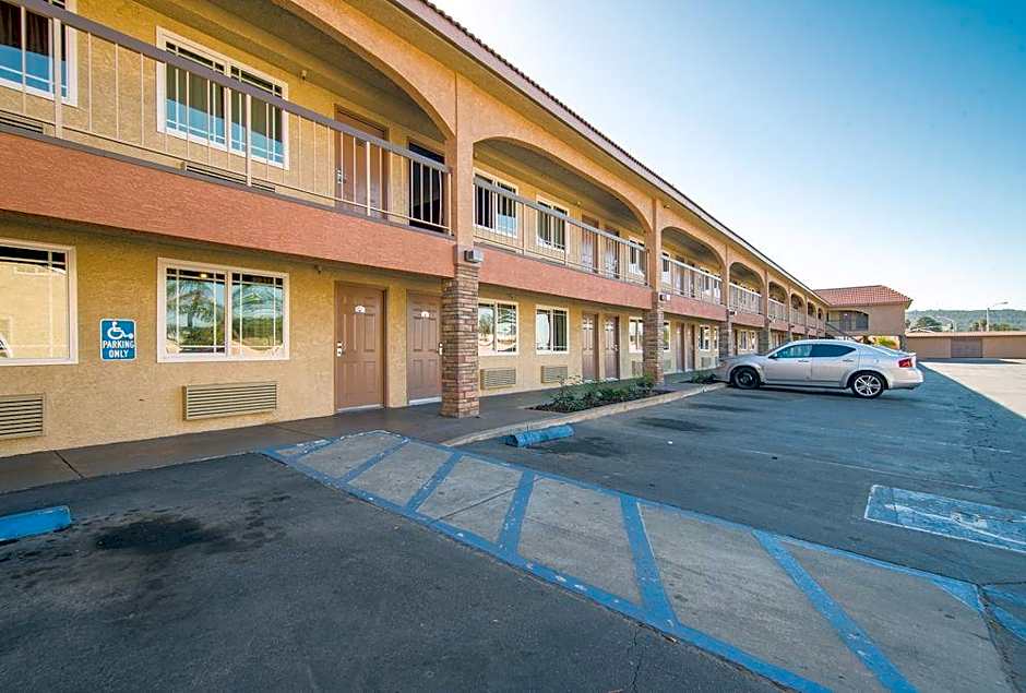 Industry Inn & Suites
