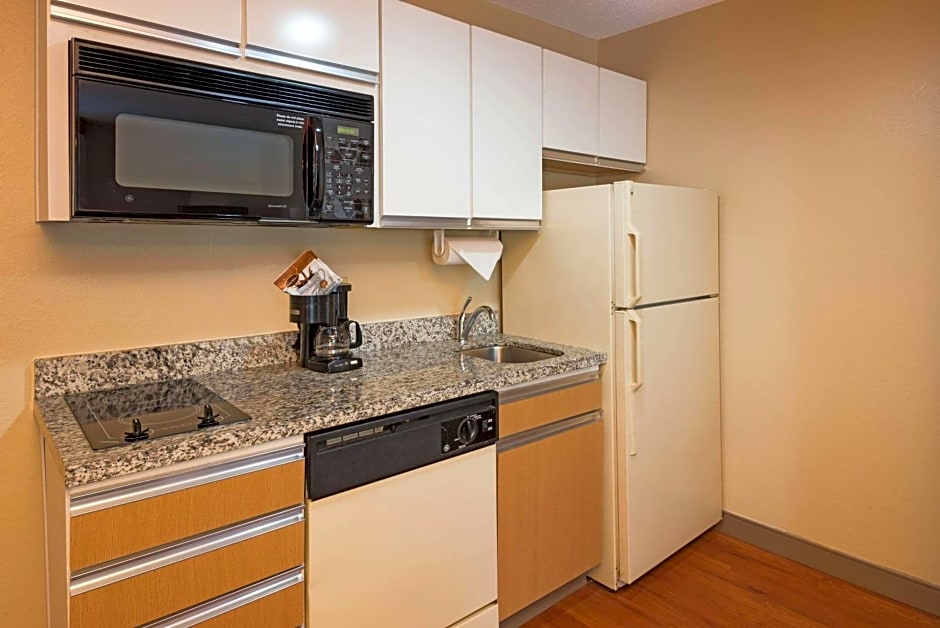 Hawthorn Suites By Wyndham Detroit Auburn Hills - photo 9
