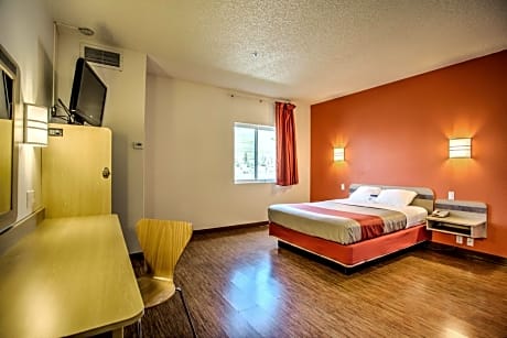 Queen Room - Disability Access - Roll in Shower