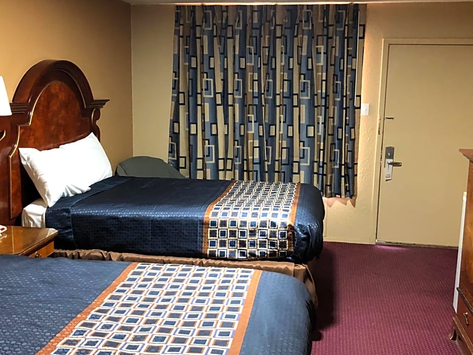Villa West Inn