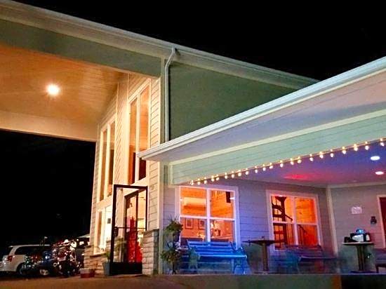 Rolling Hills Lodge