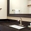 Travelodge by Wyndham Bakersfield