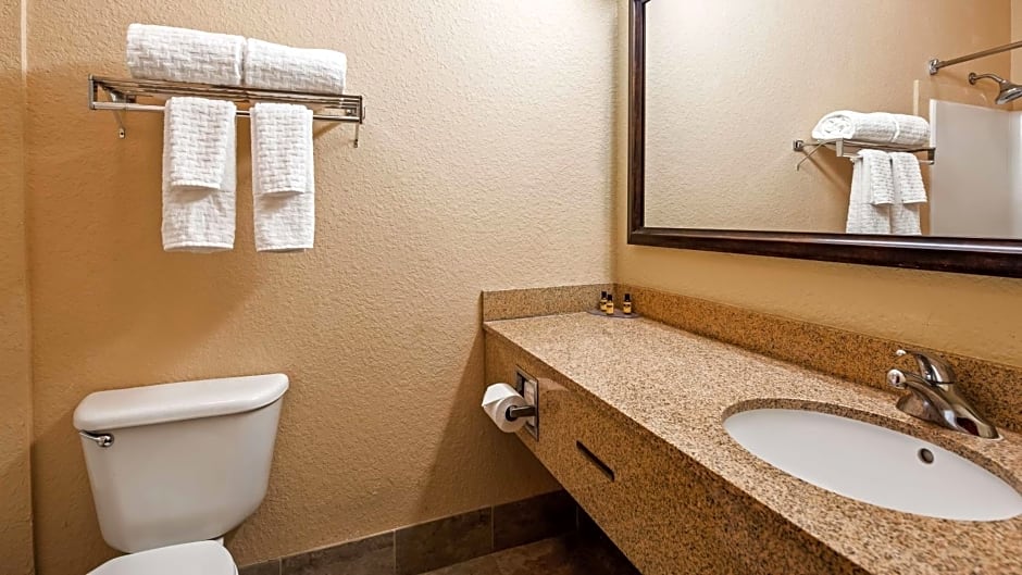 Best Western Plus Strawberry Inn & Suites