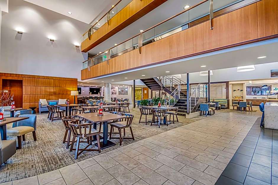Embassy Suites By Hilton Detroit Metro Airport