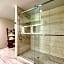 Hotel Lexen Newhall & Santa Clarita - Near Six Flags Magic Mountain
