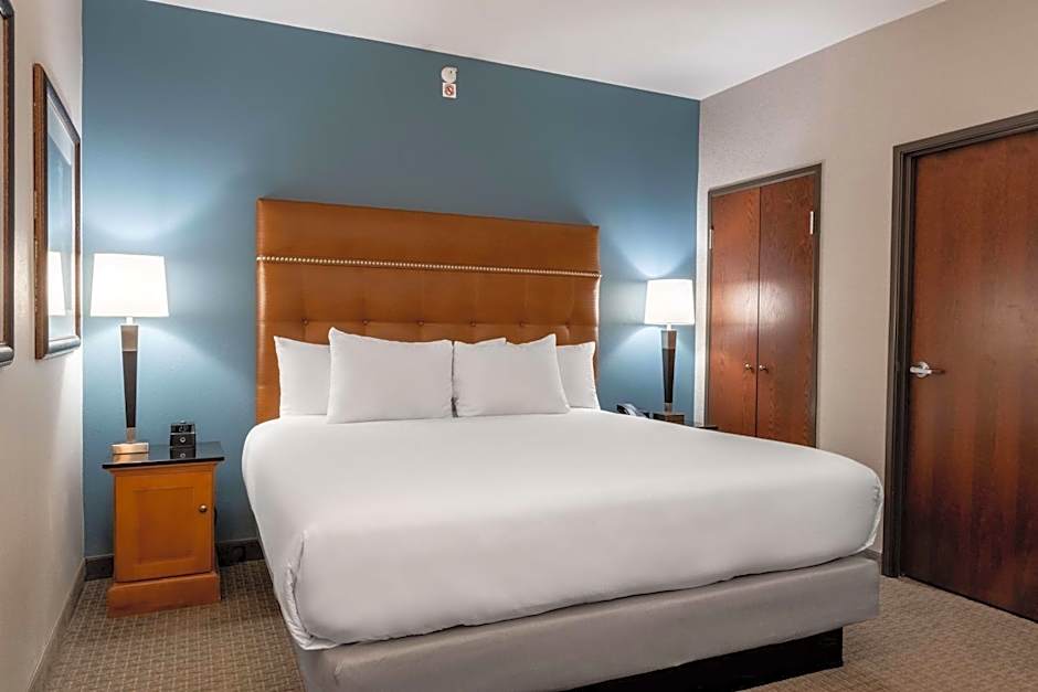 Drury Plaza Hotel Broadview Wichita