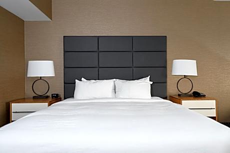 Superior King Room with Whirlpool and River View