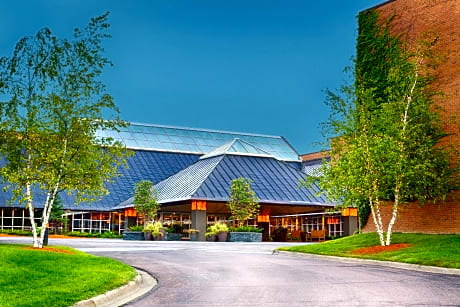 Crowne Plaza Minneapolis West