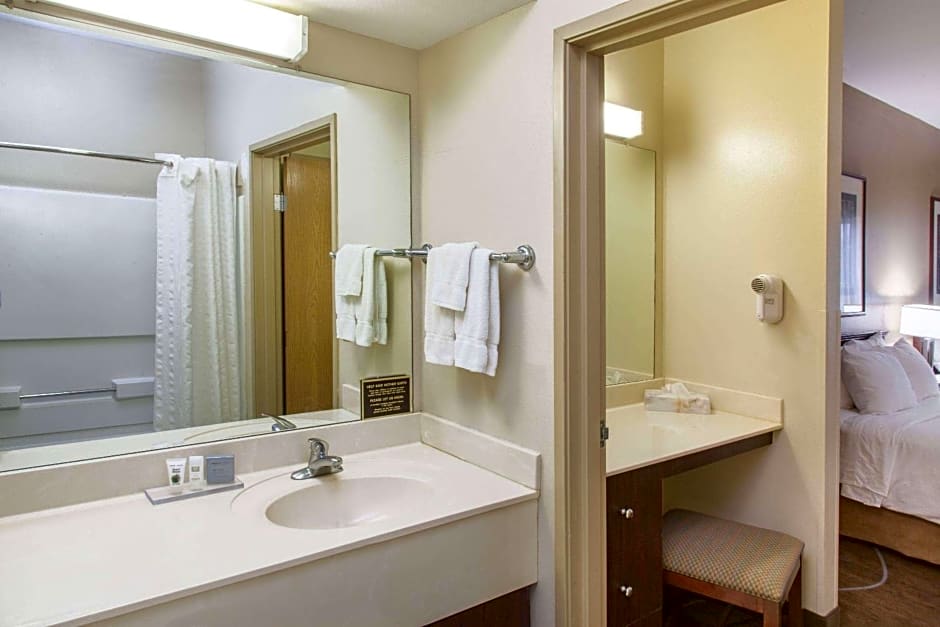 Hawthorn Extended Stay by Wyndham Bloomington