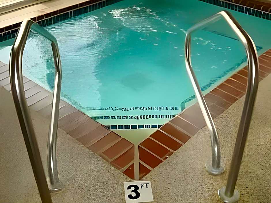 Country Inn & Suites by Radisson, Mason City, IA