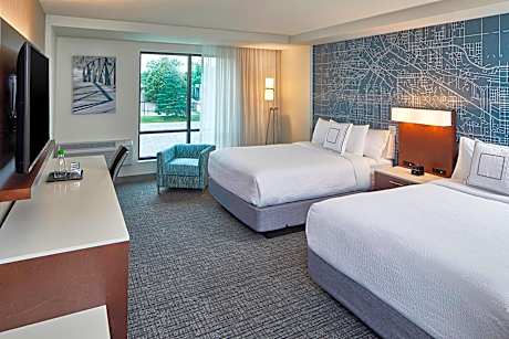Queen Room with Two Queen Beds - Hearing Accessible