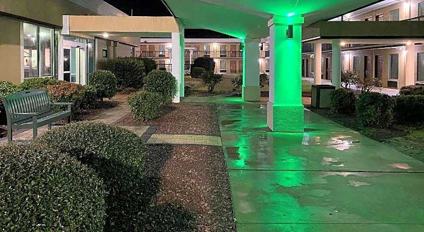 Quality Inn Elizabeth City near University