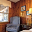 Mountainaire Inn and Log Cabins