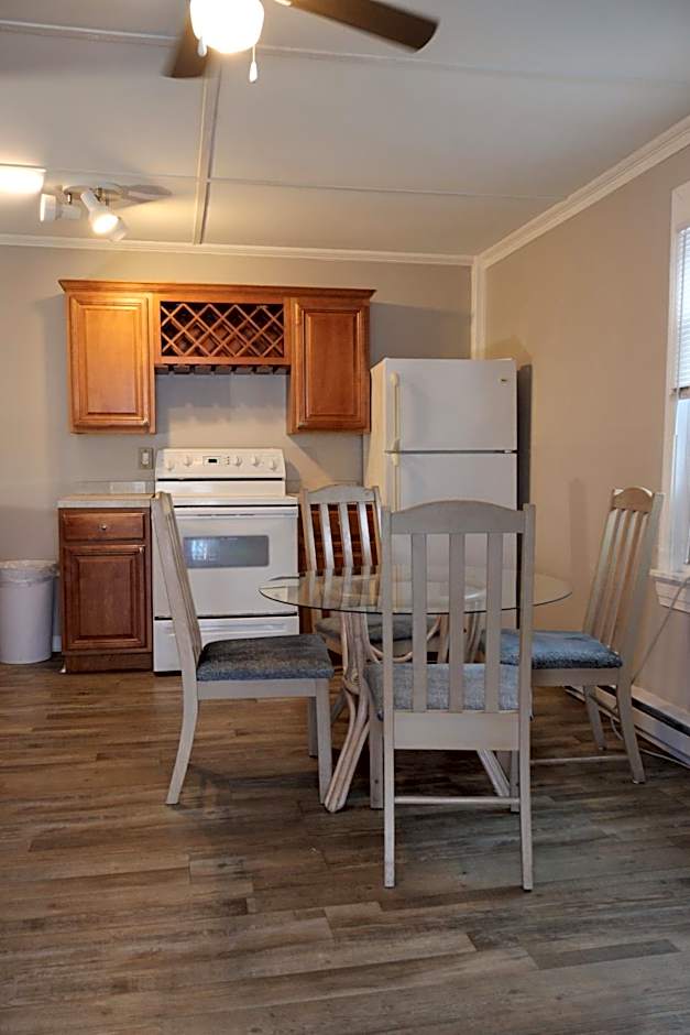 The Burgundy Inn Hotel and Apartments