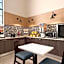 Days Inn & Suites by Wyndham Houston Hobby Airport