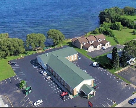 Econo Lodge On The Bay