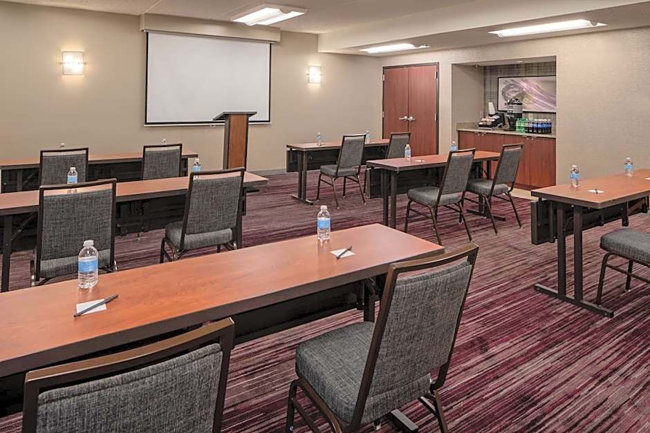 Courtyard by Marriott Memphis East/Park Avenue