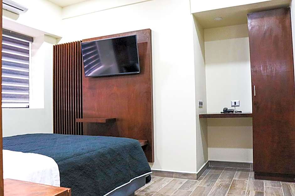 HOTEL MISION 11