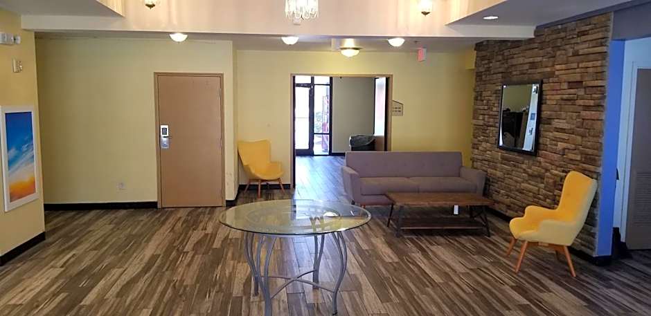 Days Inn by Wyndham Macon I-75 North