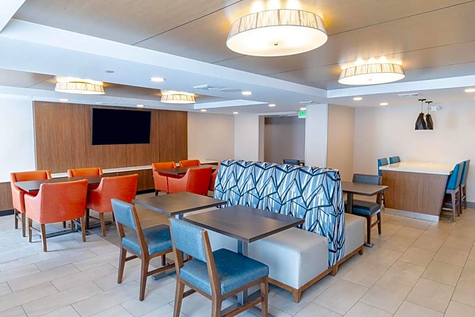 Holiday Inn Express - Neptune