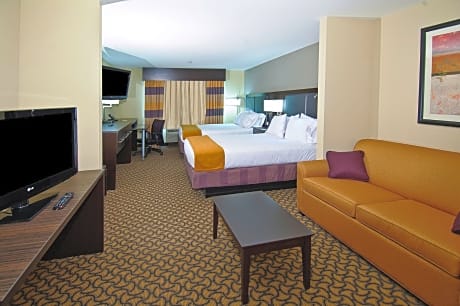 2 Queen Beds Suite