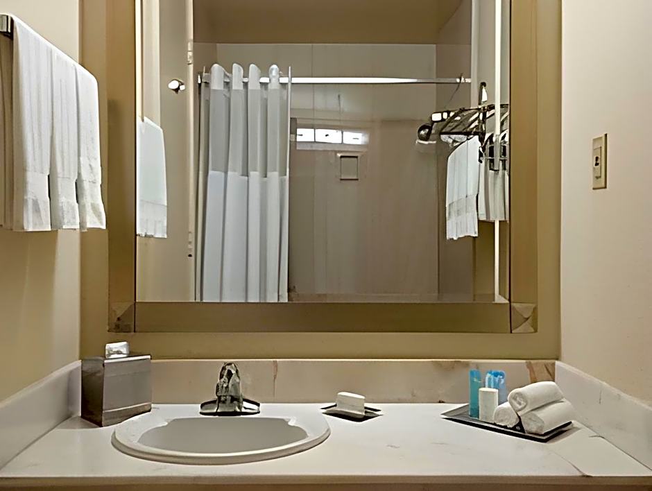 Hilton Oakland Airport
