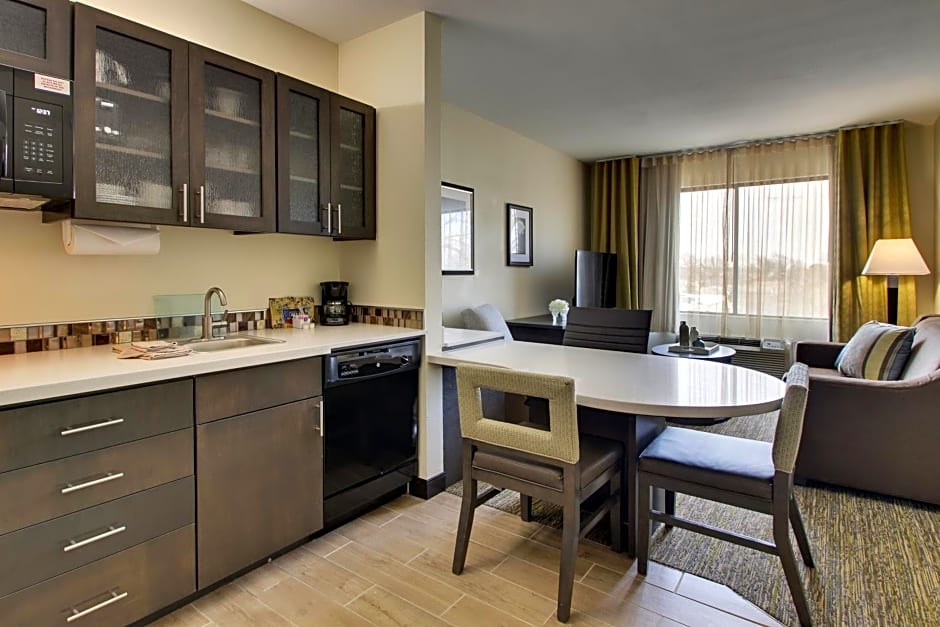 Candlewood Suites Wichita East