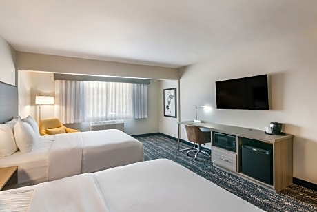 Queen Room with Two Queen Beds - Hearing Accessible/Non Smoking
