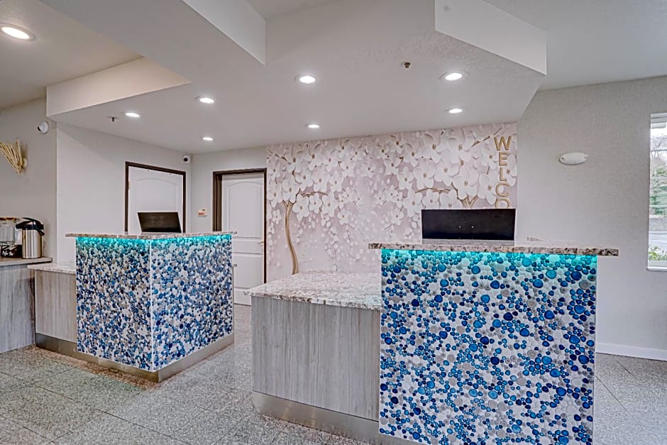 The Ashley Inn & Suites