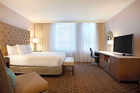 King Room with Bath Tub - Mobility Access