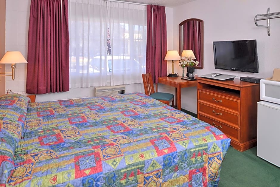 Maverick Motel - Modern Renovated Motel