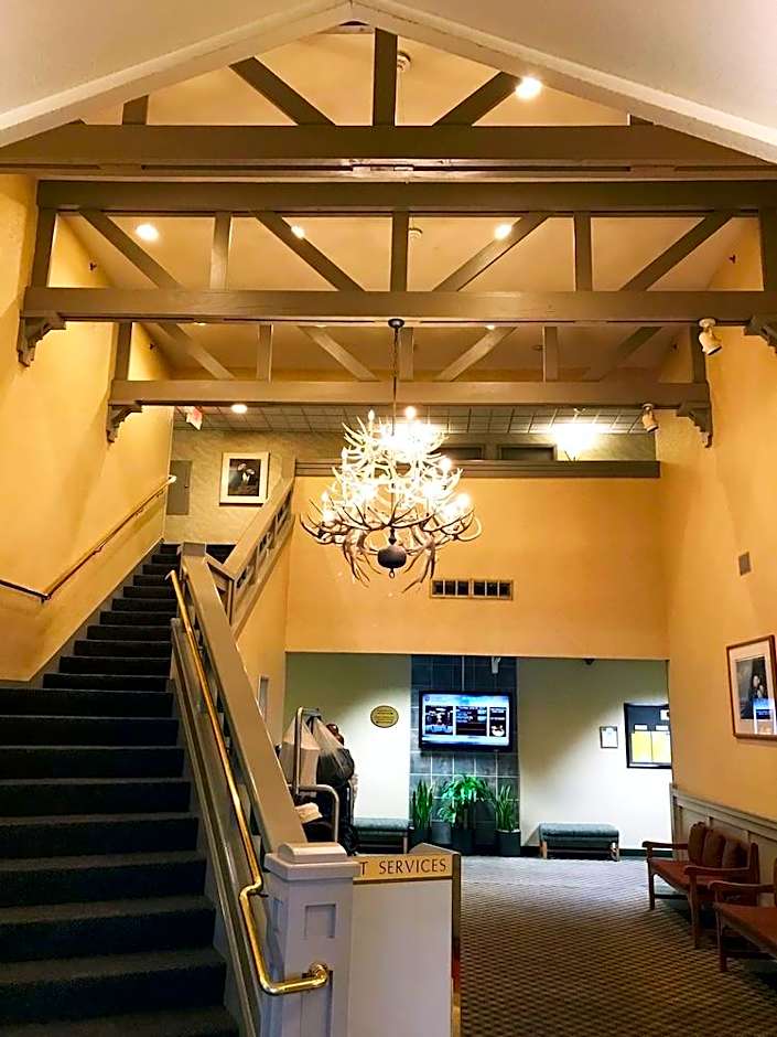 Coast International Inn