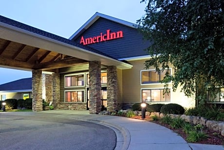 AmericInn by Wyndham Shakopee Near Canterbury Park