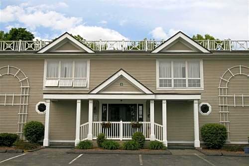 Berkshire Yankee Suites - An Extended Stay Hotel