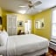 Classic Queen - Curry Mansion with Heated Pool
