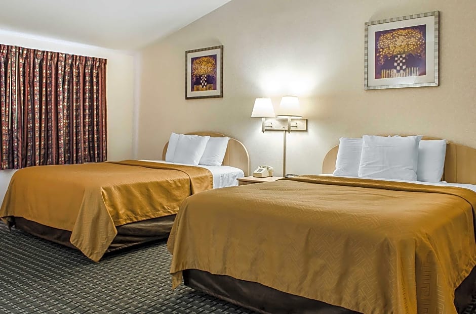 Rodeway Inn State College - near University