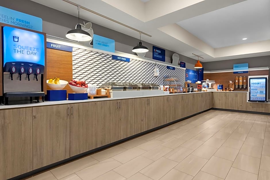 Holiday Inn Express & Suites - Evansville Downtown, an IHG Hotel