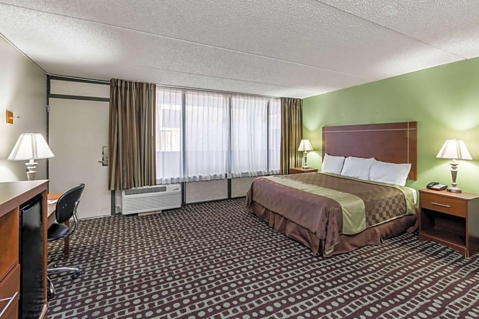 Days Inn by Wyndham Midland