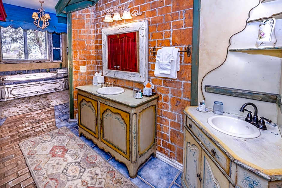 Adobe Grand Villas