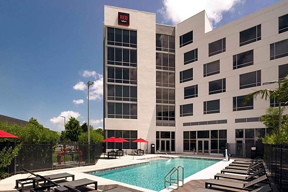 Radisson RED Miami Airport