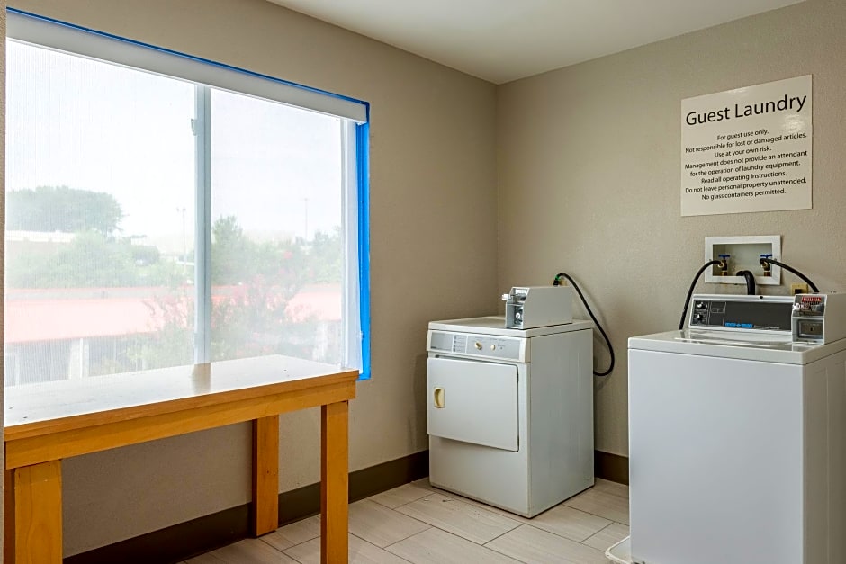 Holiday Inn Express & Suites Statesville
