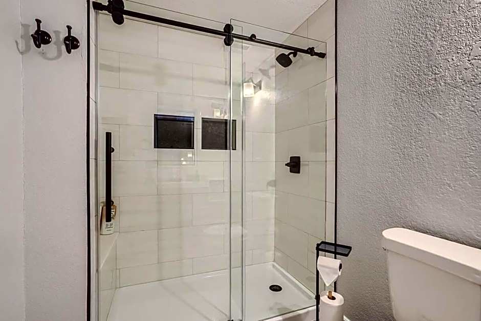 2BR Wellness Retreat in Arvada