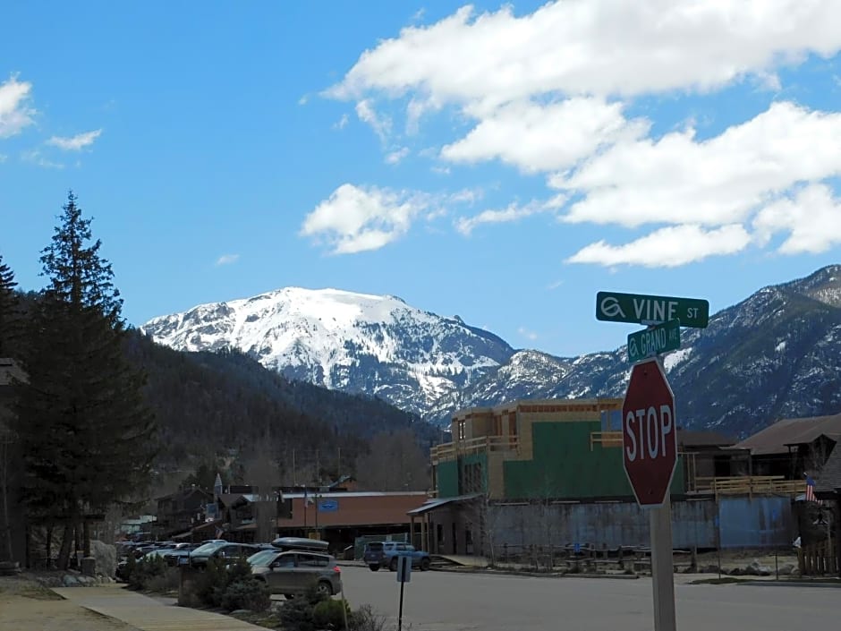 Grand View Mountain Lodge