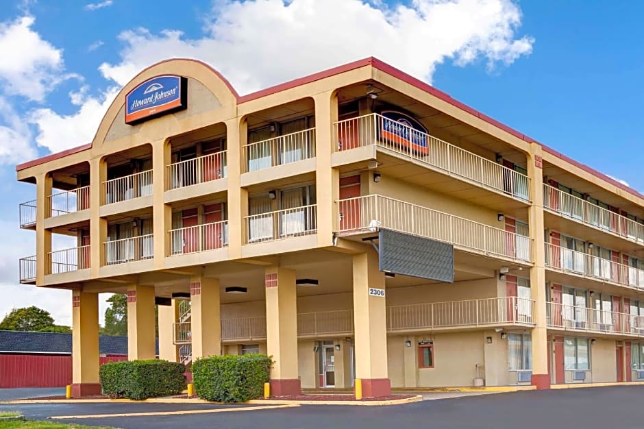 Super 8 by Wyndham Nashville Downtown